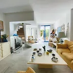 Apartament House - Eaw Homes *